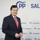 Alfonso Fernández Mañueco, presidente de la Junta de Castilla y León, en la sede del Partido Popular de Salamanca.