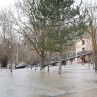 La reserva por sistemas se sitúa en León, en el Sistemas Esla y Órbigo (Villameca, Barrios de Luna, Porma y Riaño), en el 83,5 por ciento (frente al 59,9 por ciento registrado el pasado 19 enero); y en Palencia, en el Sistema Carrión (Camporredondo y Compuerto), en el 80,6 por ciento (diez puntos más); y en el Sistema Pisuerga (Cervera-Ruesga, La Requejada y Aguilar de Campoo), en el 77,3 por ciento (14 puntos más).

Crecida del río Duero a su paso por Zamora