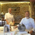 El cocinero Pedro Castillo y su mujer Eva García regentan desde hace casi treinta años Casa Coscolo, una referencia obligada para disfrutar del cocido maragato