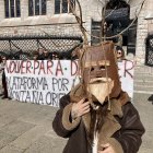 Concentración convocada por varios colectivos en León para denunciar el expolio de los recursos de sus pueblos