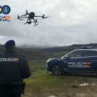 Policía Nacional con un dron.