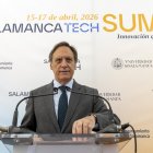 El alcalde de Salamanca, Carlos García Carbayo, presenta la certificación ‘Global Destination for Digital Nomands’.