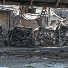 La alcaldesa de Burgos, Cristina Ayala, visita las cocheras municipales, incendiadas en la madrugada