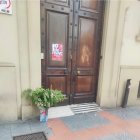La sede de UGT León sufre un ataque vandálico con la pintada de una esvástica el 1 de Mayo.