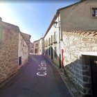 Calle la Ermita en Navaluenga (Segovia).