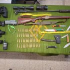 Armas escondidas dentro del vehículo de los detenidos