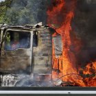 El incendio de un camión obliga a cortar la A-62 a la altura de La Fuente de San Esteban.