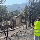 Casas afectadas por el incendio en la zona del Embalse del Burguillo