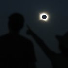 Eclipse total de sol sobre León