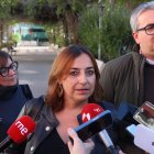 La secretaria general del PSOE palentino, Miriam Andrés (C) flanqueda por Rosa Aldea, candidata la Senado por Palencia ; y Antonio Casas, Secretario de Organización del PSOE de Palencia.