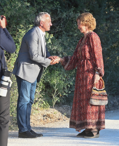 Nicanor Sen saluda a la reina Sofía