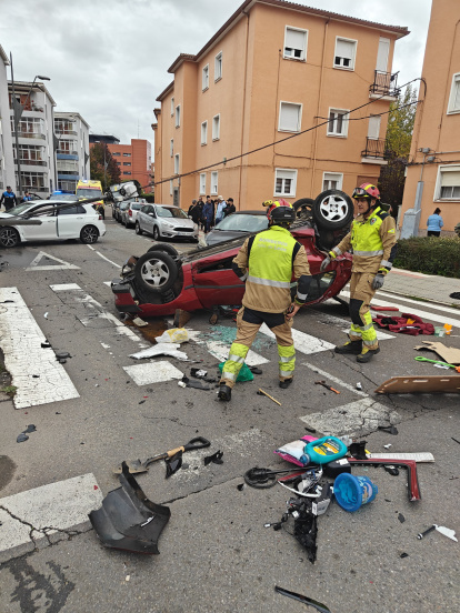 Estado en el que quedó uno de los vehículos implicados en el aparatoso accidente.