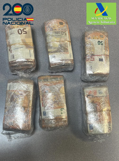 Imagen de los elementos incautados por la Policía Nacional en el marco de la operación 'Cane Bianco'