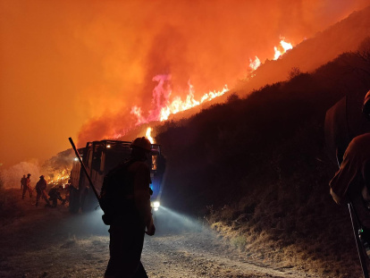 Bomberos forestales BRIF de Tabuyo del Monte en el incendio de Barniedo de la Reina