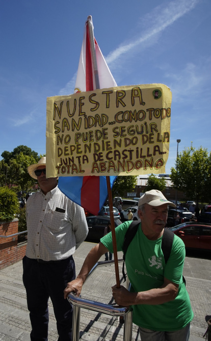 Concentración por la sanidad pública en Ponferrada