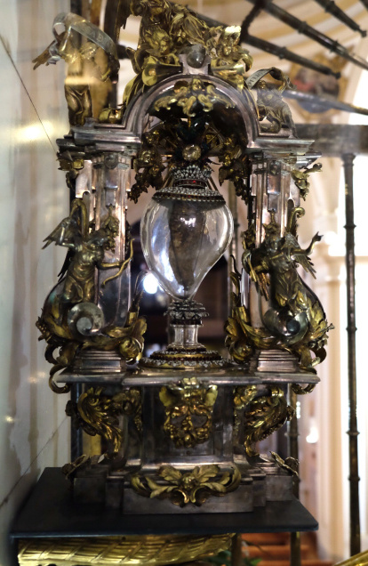 El corazón de Santa Teresa, una de las reliquias que se guardan junto a su sepulcro