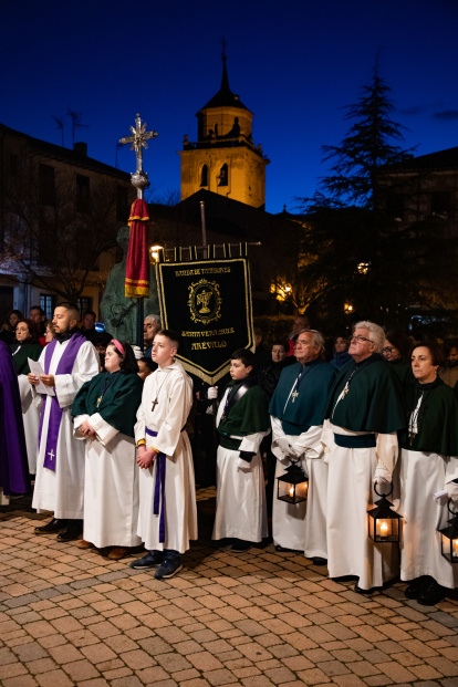 Un momento de la procesión de las Cruces de la Vida de Arévalo (Ávila)