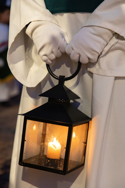 Un momento de la procesión de las Cruces de la Vida de Arévalo (Ávila)