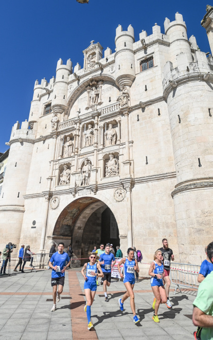 Carrera solidaria con motivo del día de Castilla y León celebrada en Burgos
