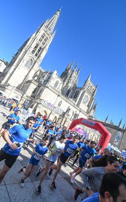 Carrera solidaria con motivo del día de Castilla y León celebrada en Burgos