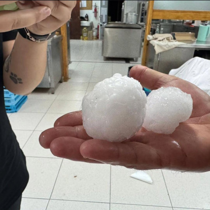 Daños provocados por una tormenta de granizo en la zona del hotel Kyomu Montaña Palentina de Velilla del Río Carrión