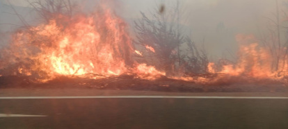 Avance del incendio de Yeres que asedia Las Médulas en León