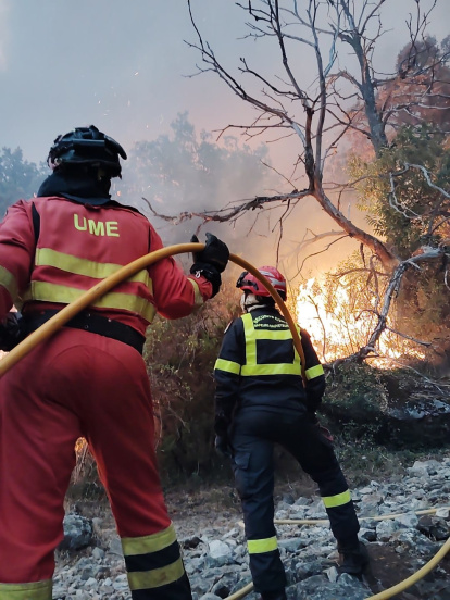 Trabajos de la UME en el incendio de Porto/Sanabria