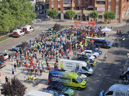 La Vuelta Ciclista Junior a la Ribera del Duero rinde homenaje a Iván Meléndez Luque, el corredor fallecido en su segunda etapa