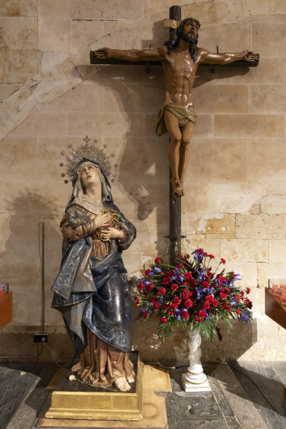 El hermano mayor de la Seráfica, Eufemio Dosuna, en la parroquia de San Benito,la Virgen de los Dolores de Montagut y el Santísimo Cristo de la Agonía.